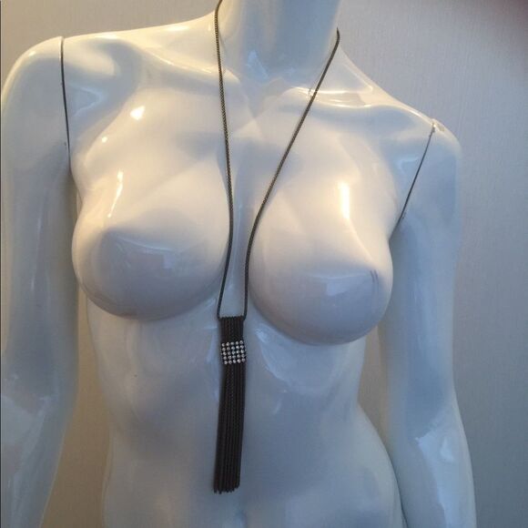 Jewelry - Beautiful, long necklace